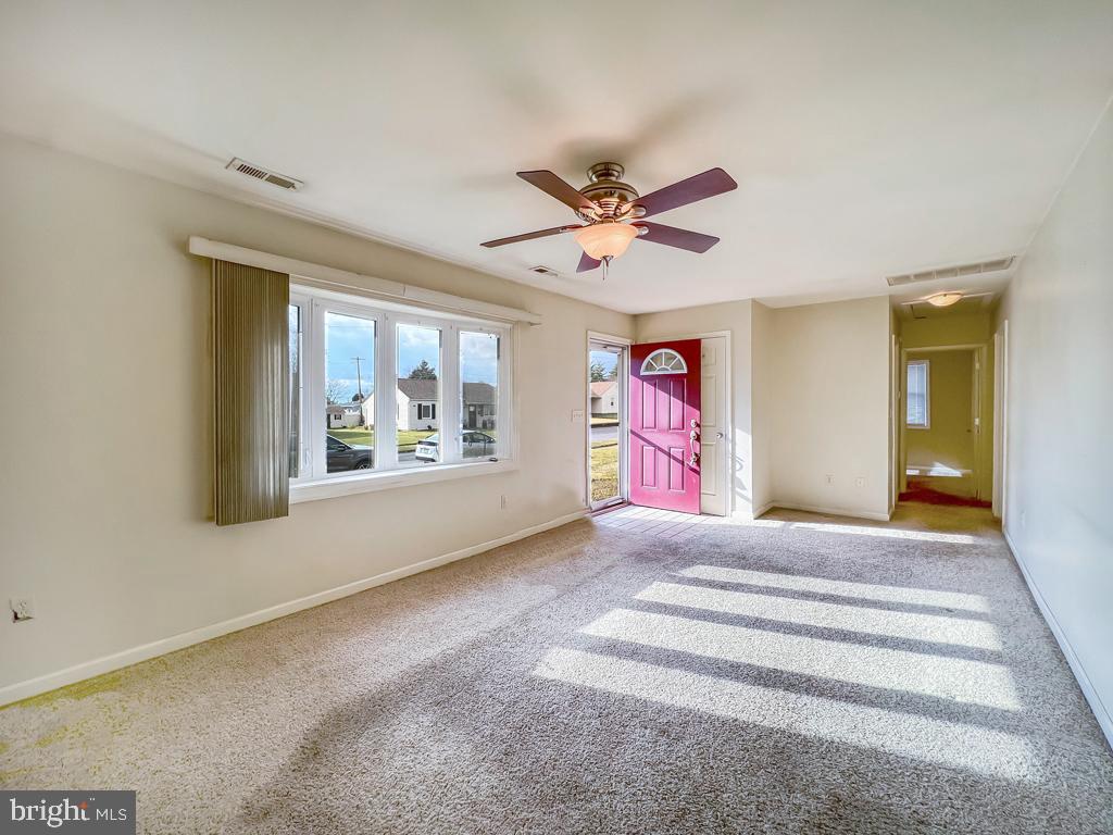 3843 Dresher Road Bensalem, PA 19020 - Photo 2 of 25 Light filled living room
