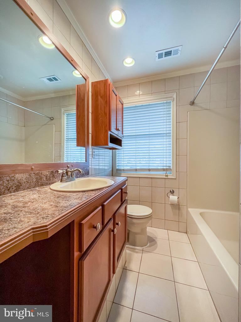 3843 Dresher Road Bensalem, PA 19020 - Photo 8 of 25 Updated hall bath