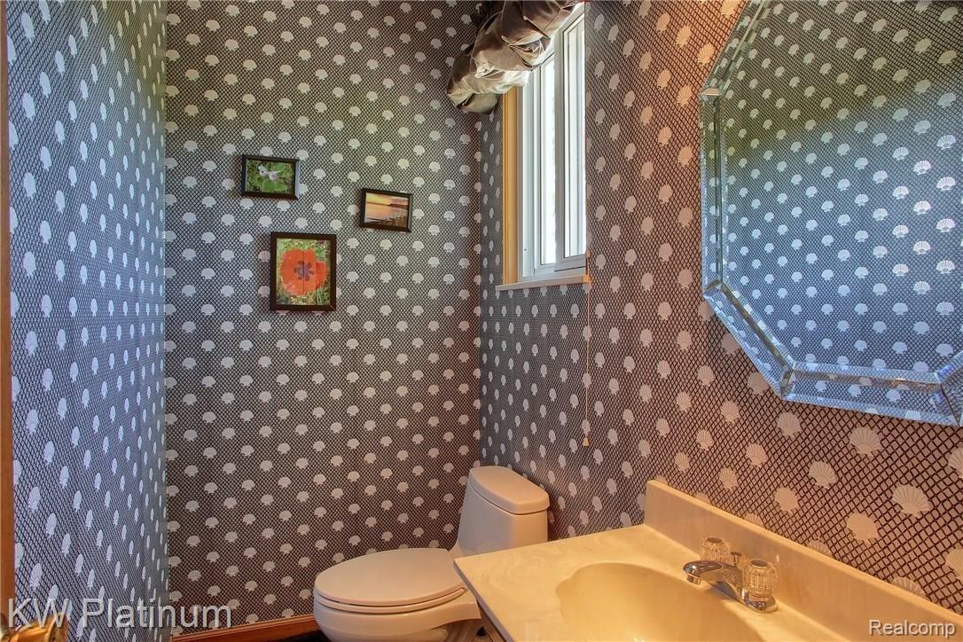 6526 Flintlock Ridge Utica, MI 48317 - Photo 16 of 35 Half_Bath.jpg