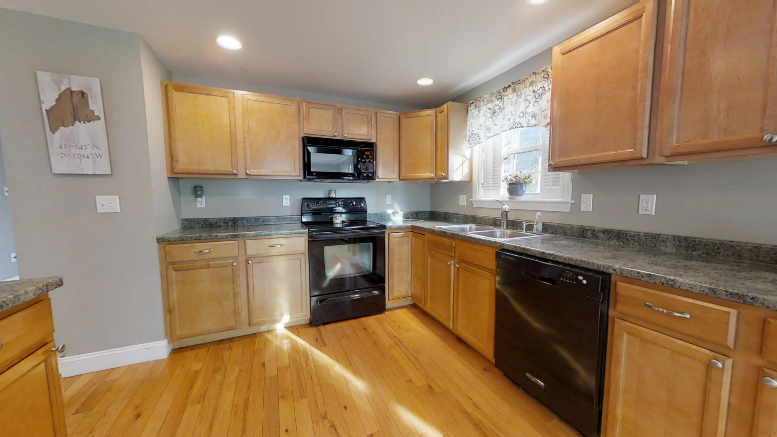 95 Bonnybriar Road South Portland, ME 04106 - Photo 2 of 21 95-Bonnybriar-Road-03262019_111042
