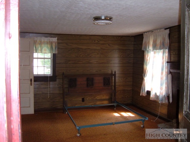 3949 Peoria Road Sugar Grove, NC 28679 - Photo 5 of 18 Gallery Image 5