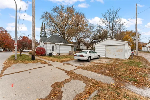 $109,900 | 51 East Bradley Avenue, Champaign, IL 61820
