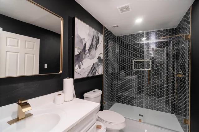 $1,800 | 4612 Hershe Street, Unit A, Houston, TX 77020