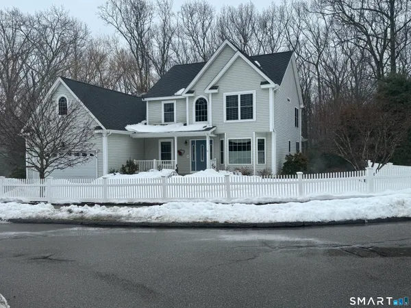 $799,000 | 12 Spinnaker Drive, Unit 12, East Lyme, CT 06357