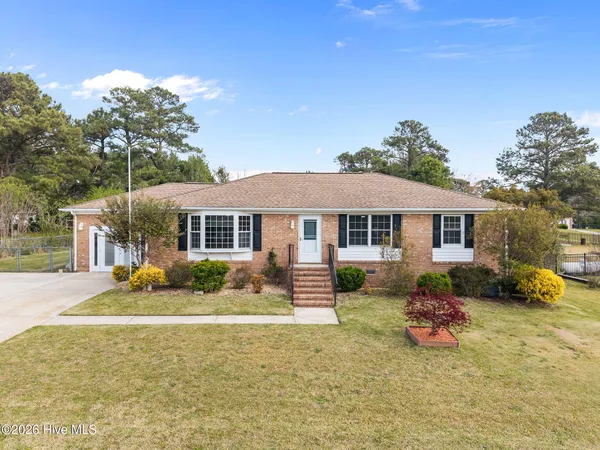 $323,000 | 404 Maplehurst Drive, Jacksonville, NC 28540