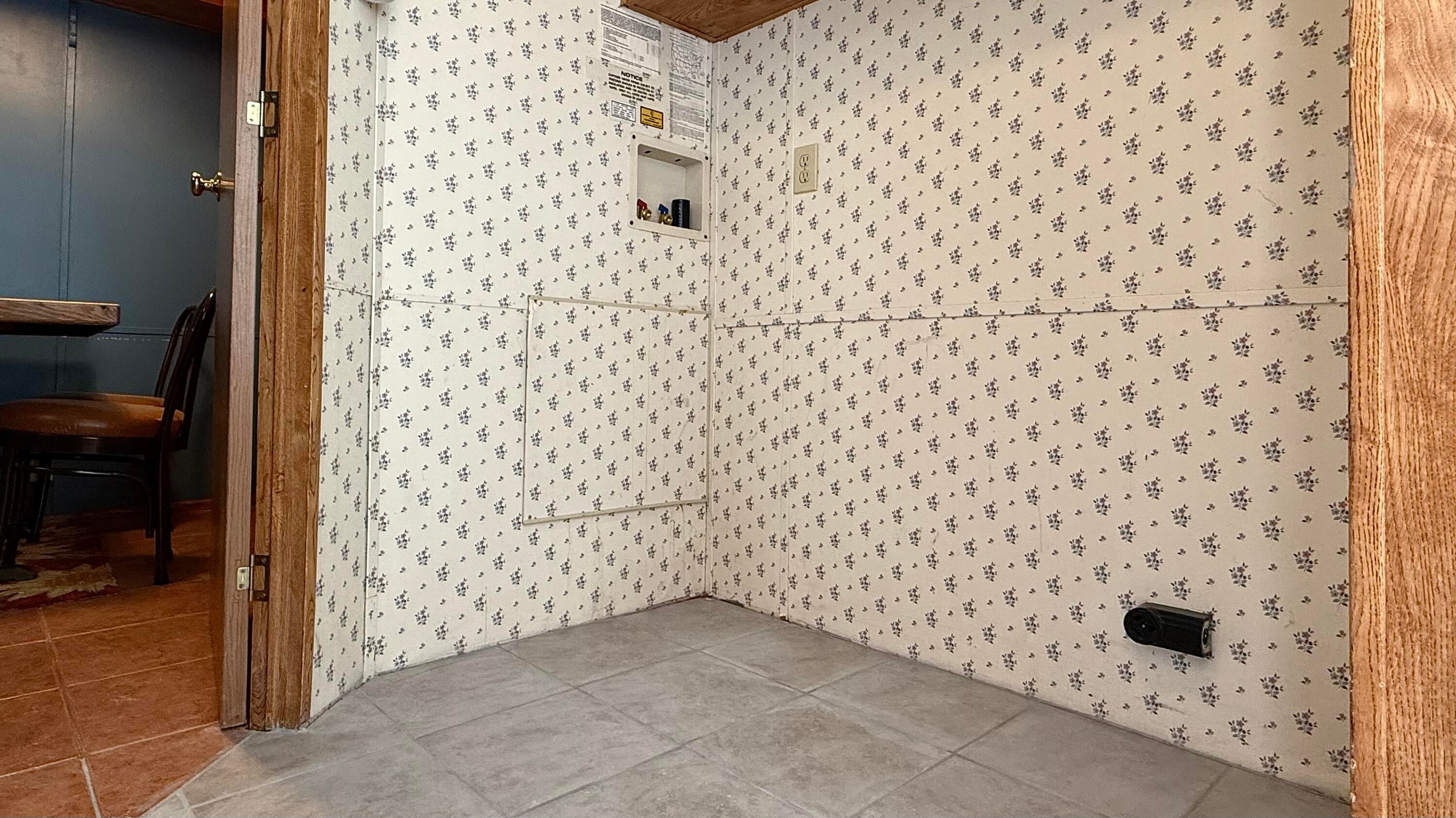 21 Brophy Way, Unit 11 Shady Cove, OR 97539 - Photo 18 of 41 Laundry Room