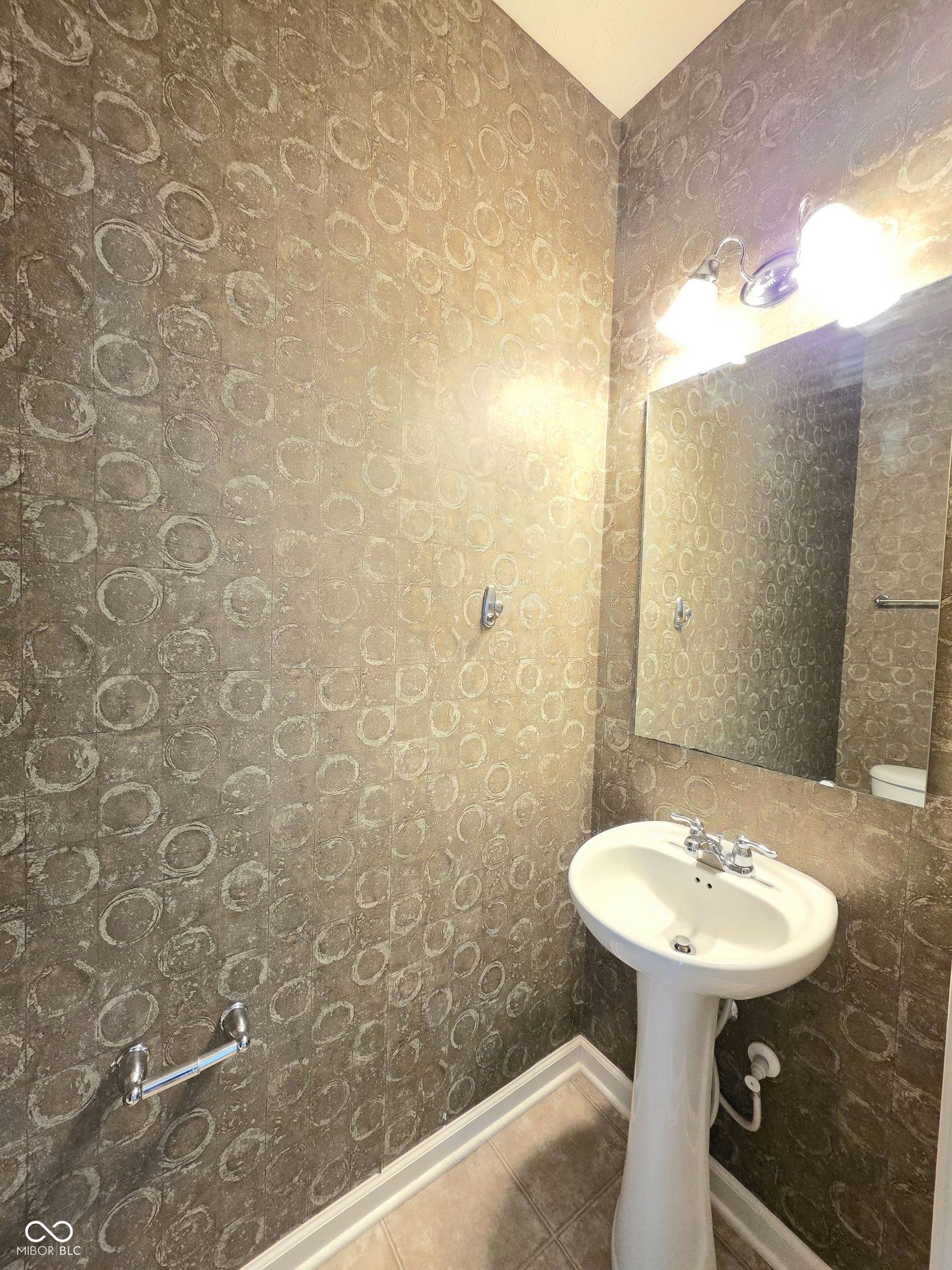 2347 Shadow Court Columbus, IN 47201 - Photo 16 of 30