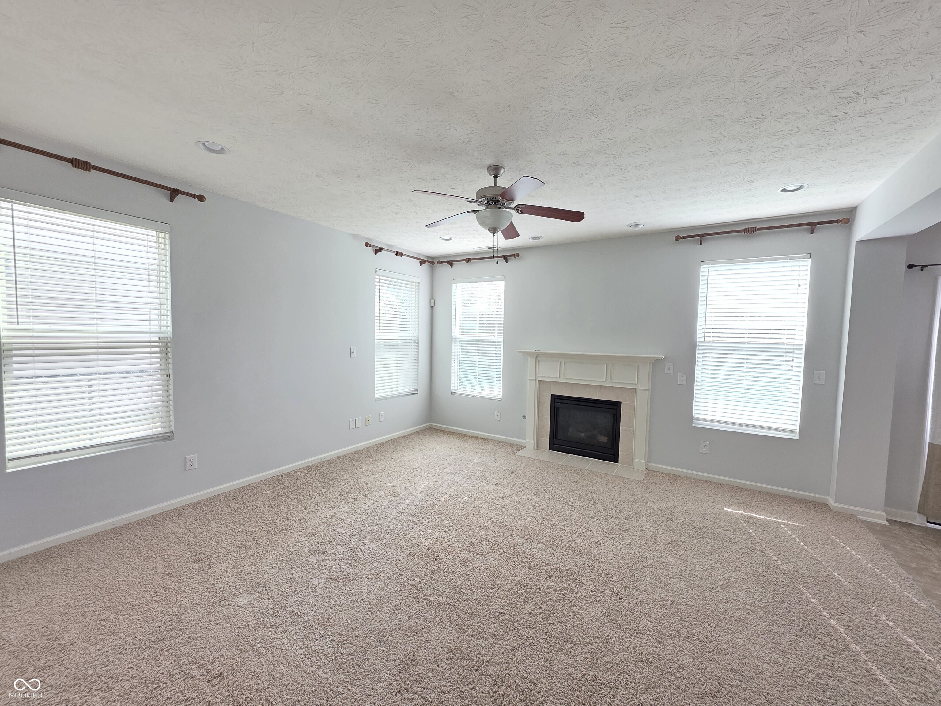 2347 Shadow Court Columbus, IN 47201 - Photo 4 of 30