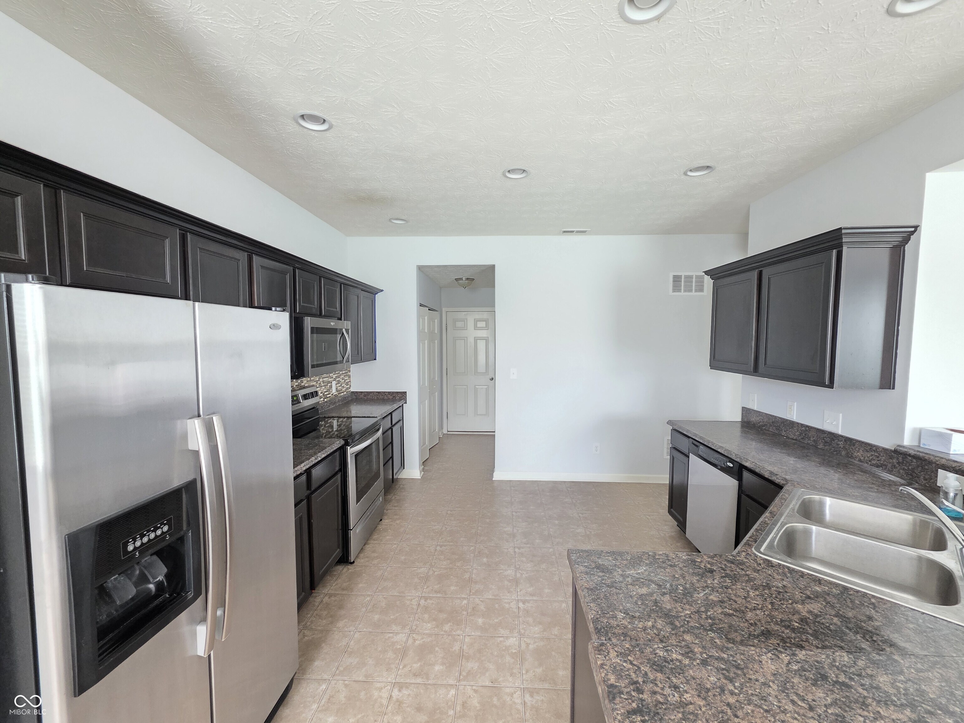 2347 Shadow Court Columbus, IN 47201 - Photo 10 of 30