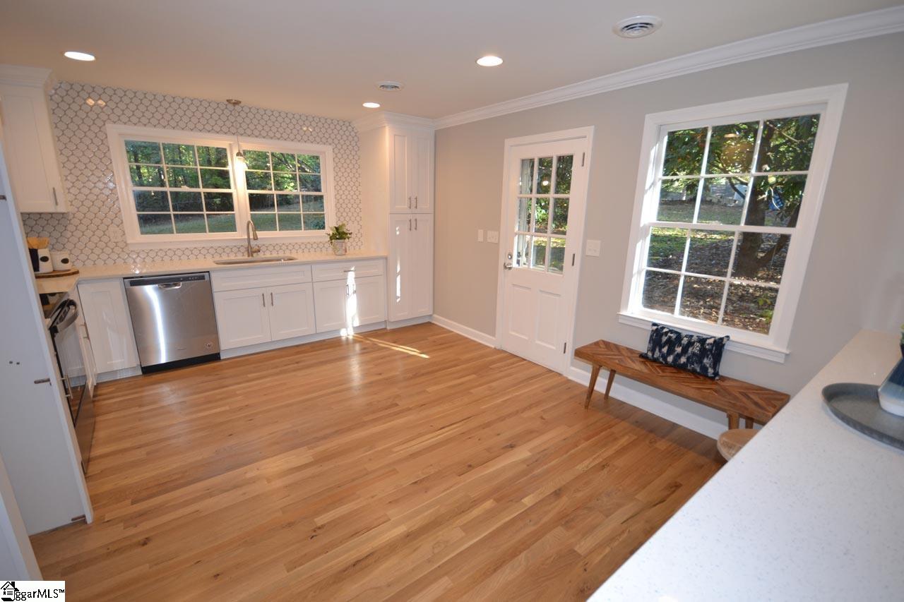 146 North Rutherford Road Greer, SC 29651 - Photo 6 of 23