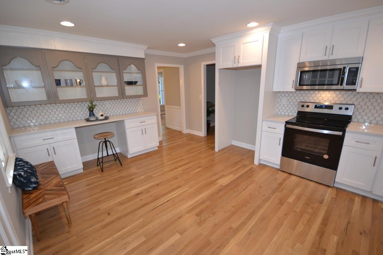 146 North Rutherford Road Greer, SC 29651 - Photo 8 of 23