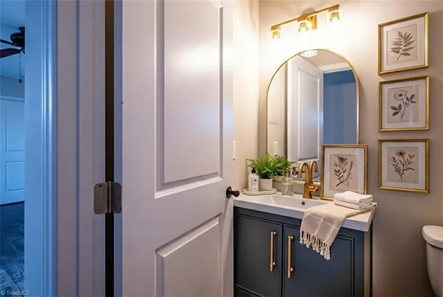 $1,995 | 2005 Queens Court, Greensboro, NC 27408