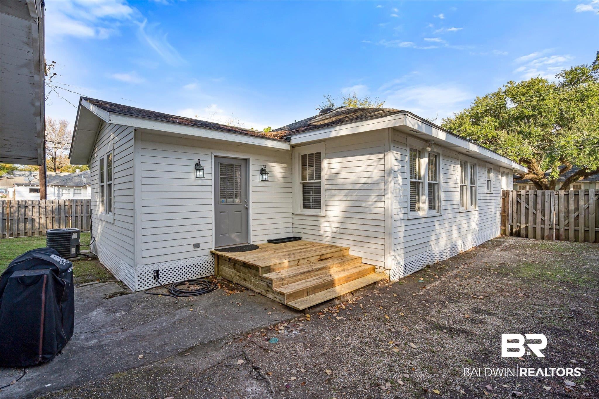 180 Williams Street Mobile, AL 36606 - Photo 19 of 20 View of front of property