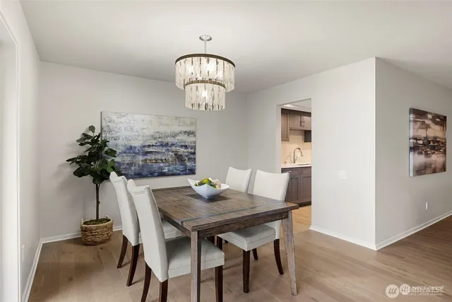 $3,500 | 17450 Northeast 40th Place, Unit E1, Redmond, WA 98052