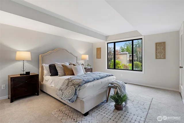 $3,500 | 17450 Northeast 40th Place, Unit E1, Redmond, WA 98052