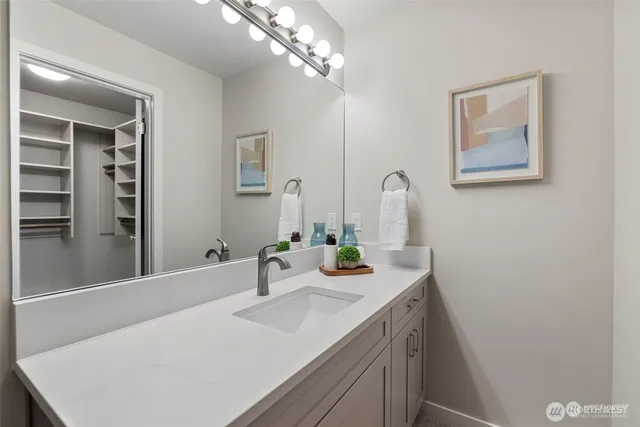 $3,500 | 17450 Northeast 40th Place, Unit E1, Redmond, WA 98052