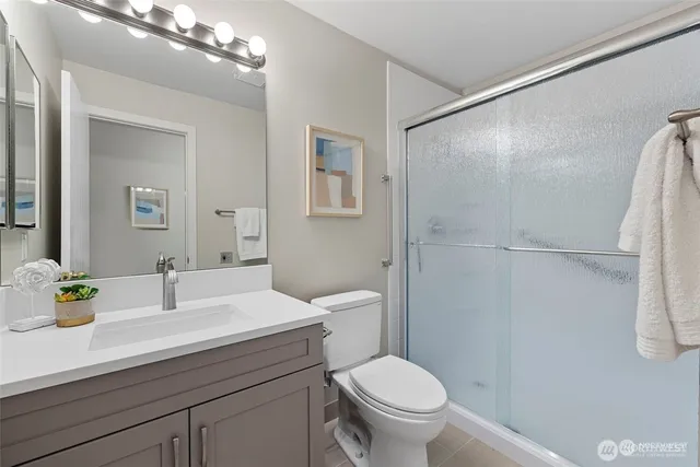 $3,500 | 17450 Northeast 40th Place, Unit E1, Redmond, WA 98052