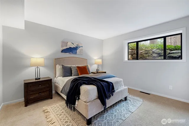 $3,500 | 17450 Northeast 40th Place, Unit E1, Redmond, WA 98052