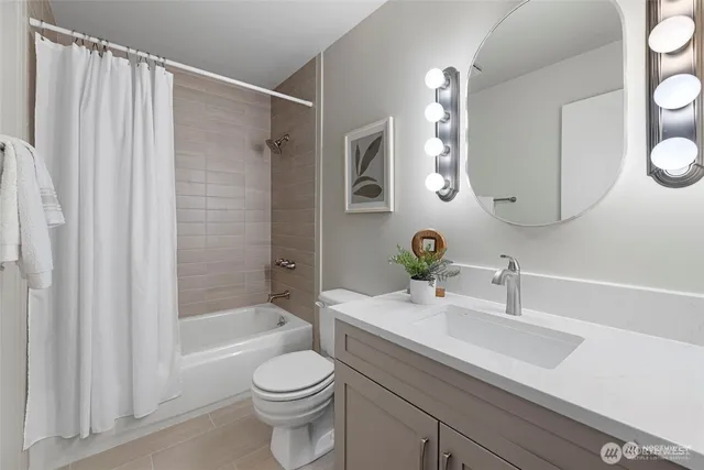 $3,500 | 17450 Northeast 40th Place, Unit E1, Redmond, WA 98052