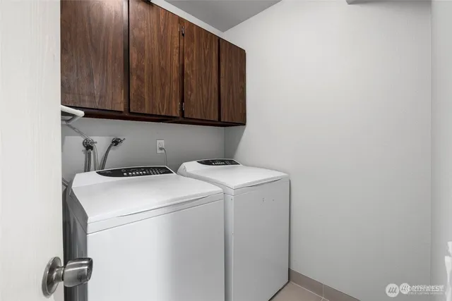 $3,500 | 17450 Northeast 40th Place, Unit E1, Redmond, WA 98052