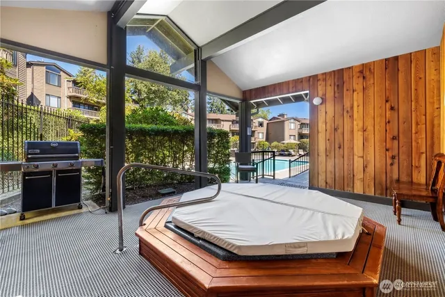 $3,500 | 17450 Northeast 40th Place, Unit E1, Redmond, WA 98052