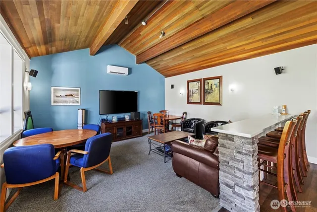 $3,500 | 17450 Northeast 40th Place, Unit E1, Redmond, WA 98052