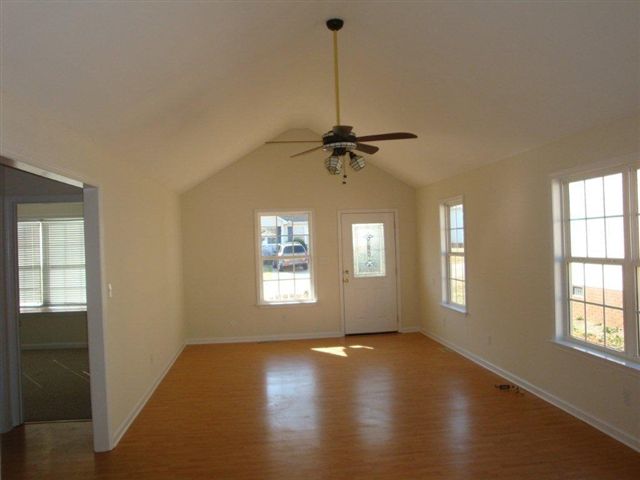 120 Cosmos Lane Greer, SC 29651 - Photo 4 of 18 Gallery Image 4