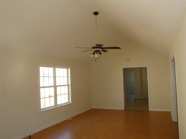 120 Cosmos Lane Greer, SC 29651 - Photo 5 of 18 Gallery Image 5