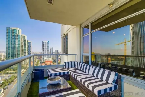 $990,000 | 700 West E Street, Unit 1602, San Diego, CA 92101