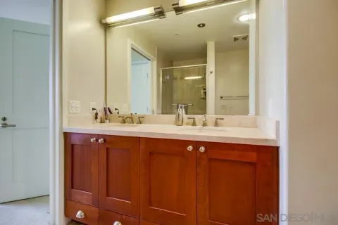 $990,000 | 700 West E Street, Unit 1602, San Diego, CA 92101