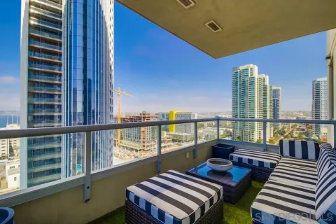 $990,000 | 700 West E Street, Unit 1602, San Diego, CA 92101