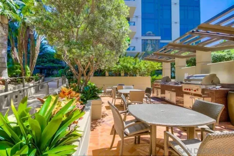$990,000 | 700 West E Street, Unit 1602, San Diego, CA 92101