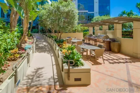 $990,000 | 700 West E Street, Unit 1602, San Diego, CA 92101