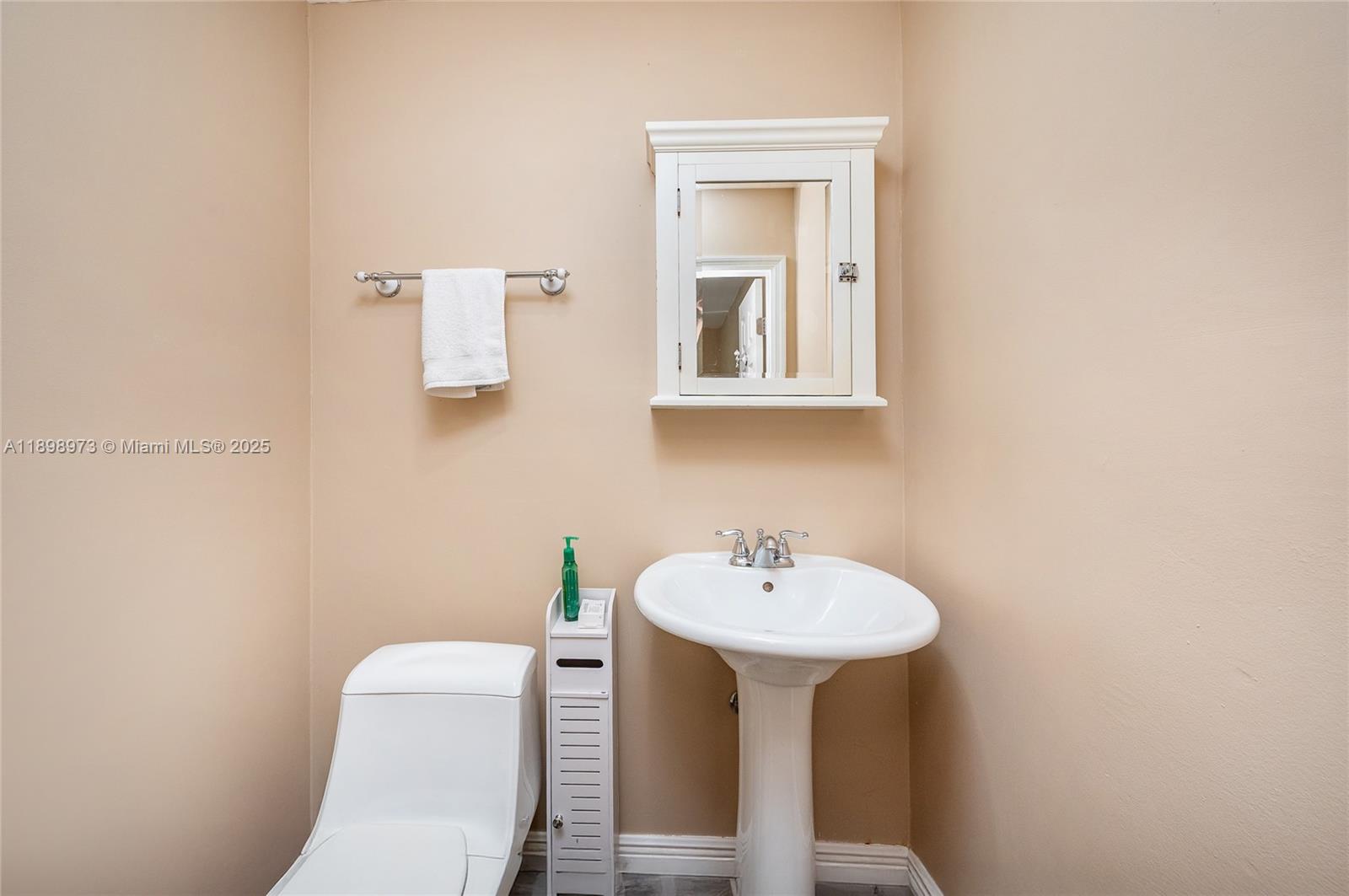 10341 Southwest 52nd Terrace Miami, FL 33165 - Photo 19 of 31