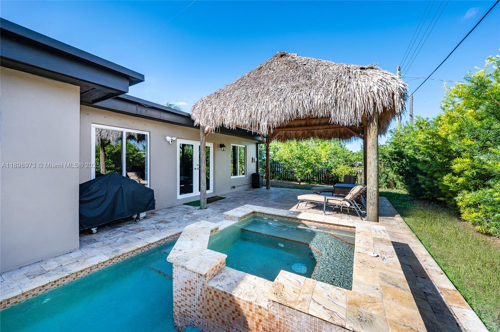 10341 Southwest 52nd Terrace Miami, FL 33165 - Photo 4 of 32