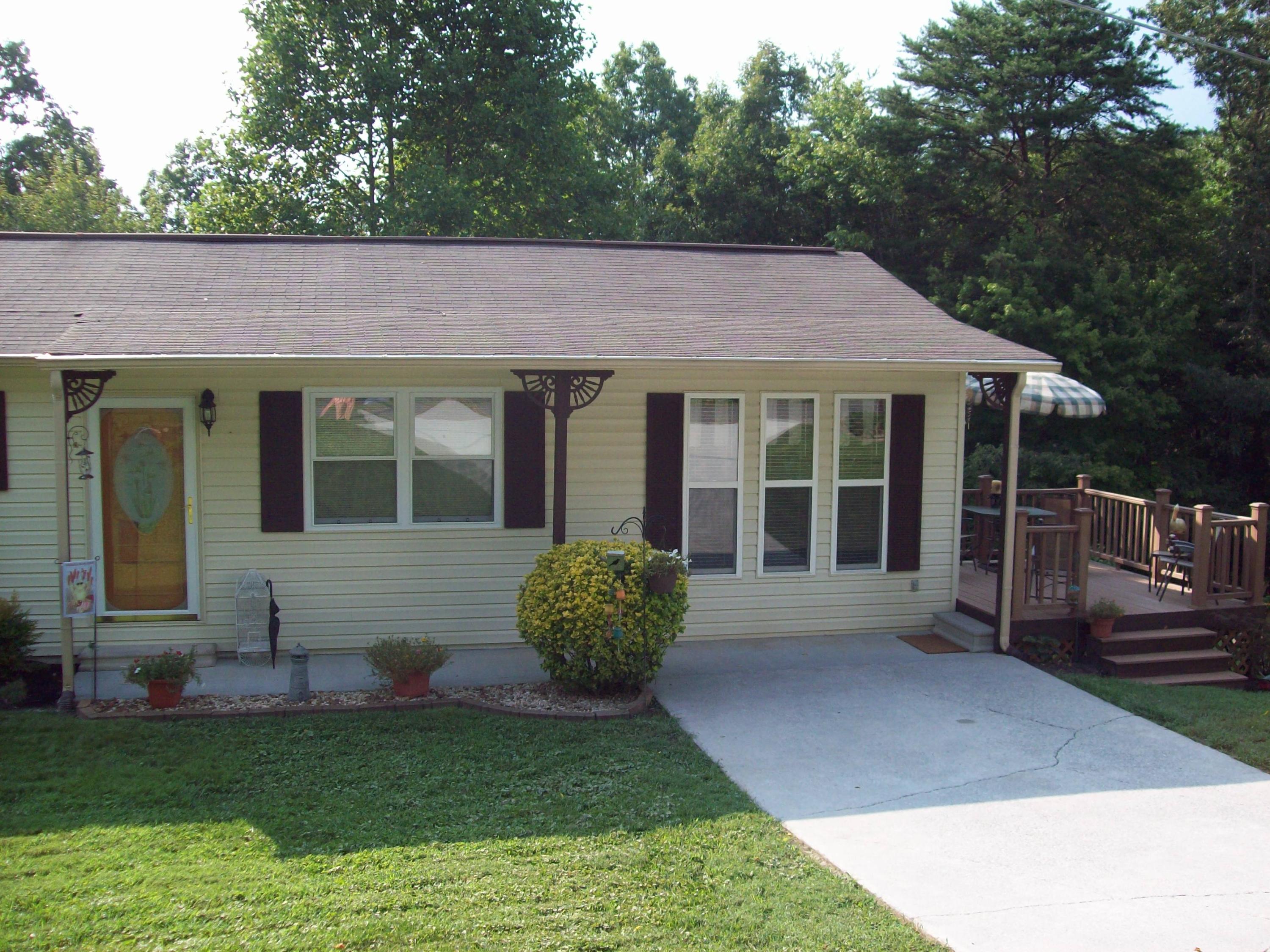543 Stephens Road Rocky Top, TN 37769 - Photo 3 of 29 Front