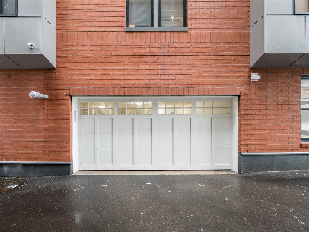 45 L Street, Unit 2 Boston, MA 02127 - Photo 27 of 31 a view of parking area