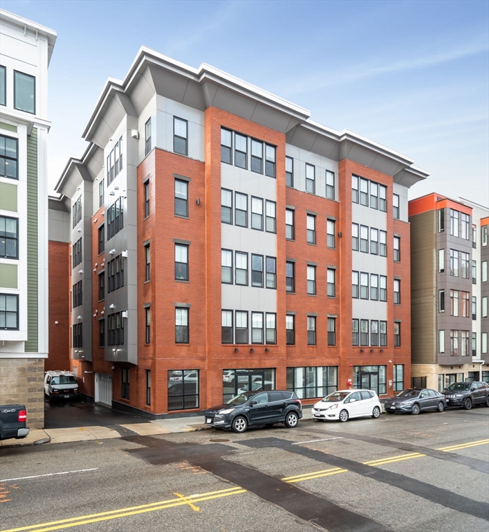 45 L Street, Unit 2 Boston, MA 02127 - Photo 29 of 31 a front view of a building with street view