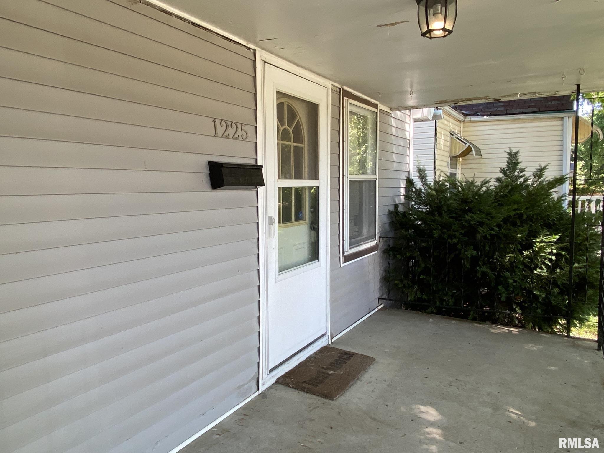 1225 North Bengel Street Springfield, IL 62702 - Photo 2 of 27