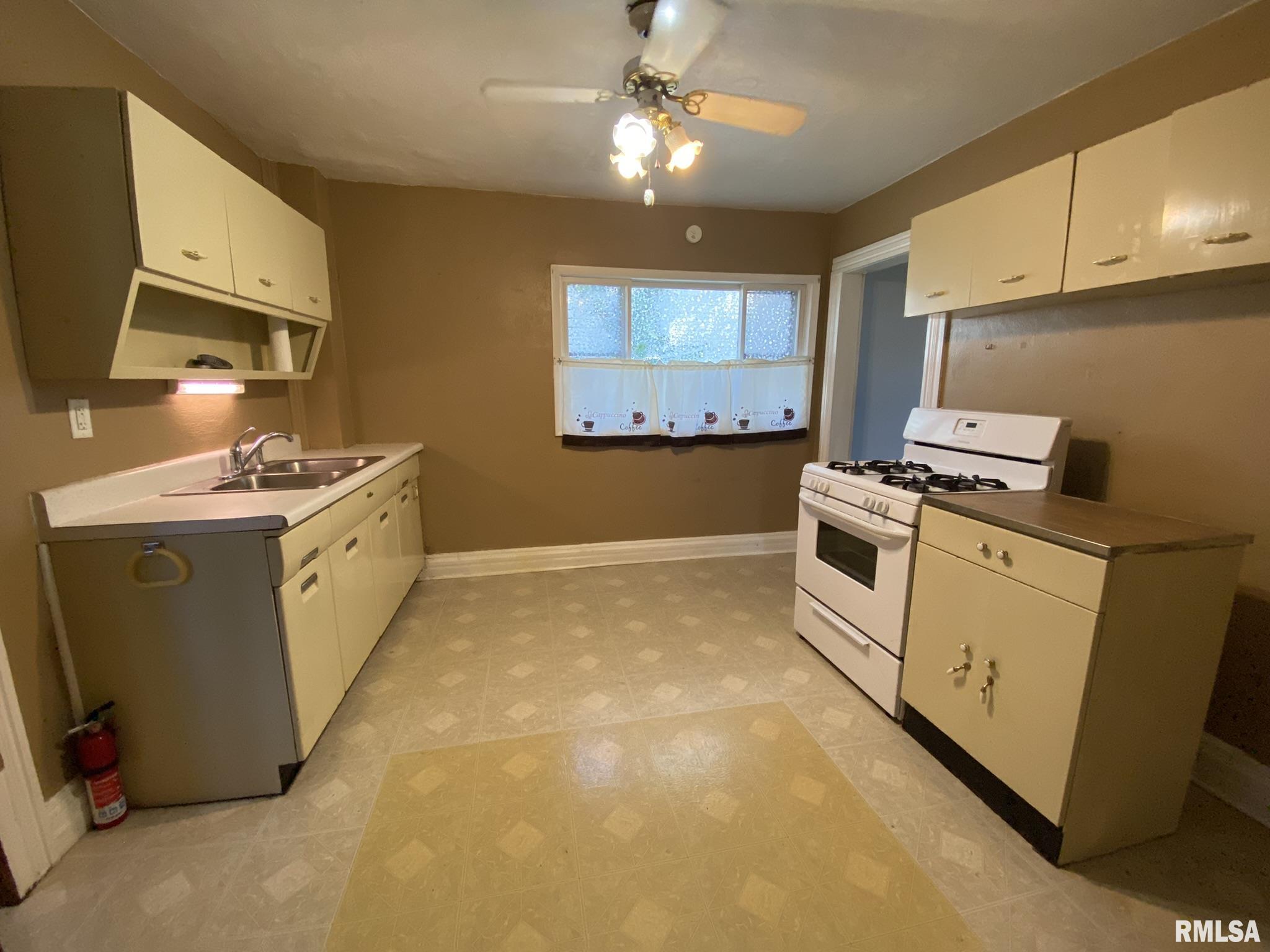 1225 North Bengel Street Springfield, IL 62702 - Photo 5 of 27