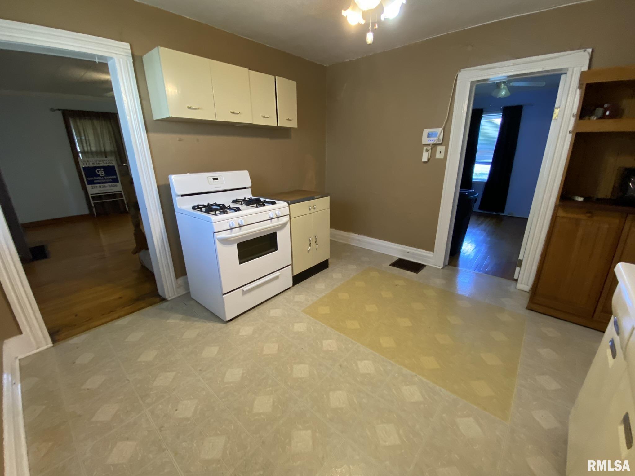 1225 North Bengel Street Springfield, IL 62702 - Photo 7 of 27