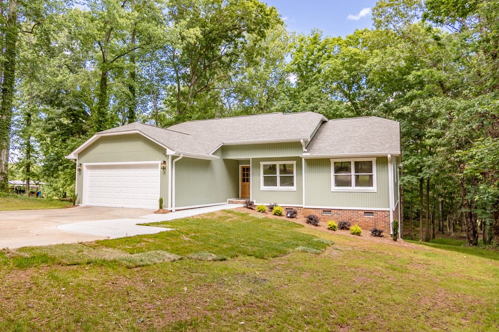 201 Shore Drive Anderson, SC 29625 - Photo 7 of 46