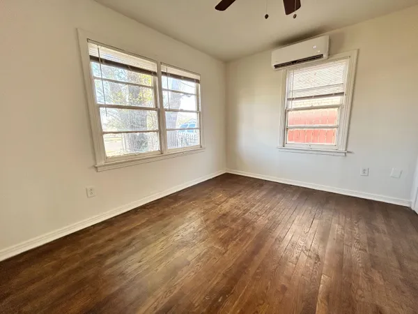 $875 | 2803 2nd Street, Lubbock, TX 79415