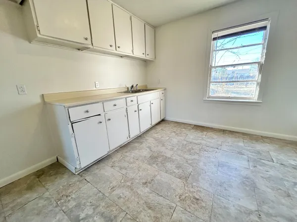 $875 | 2803 2nd Street, Lubbock, TX 79415