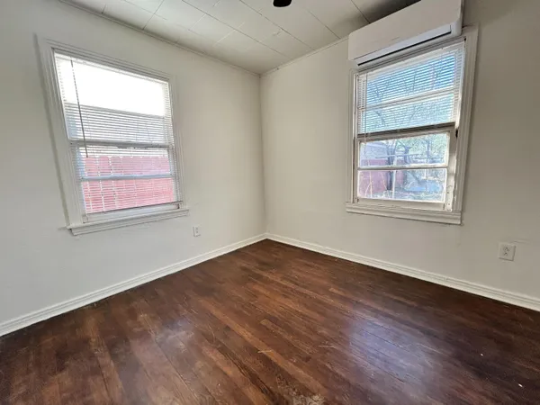 $875 | 2803 2nd Street, Lubbock, TX 79415