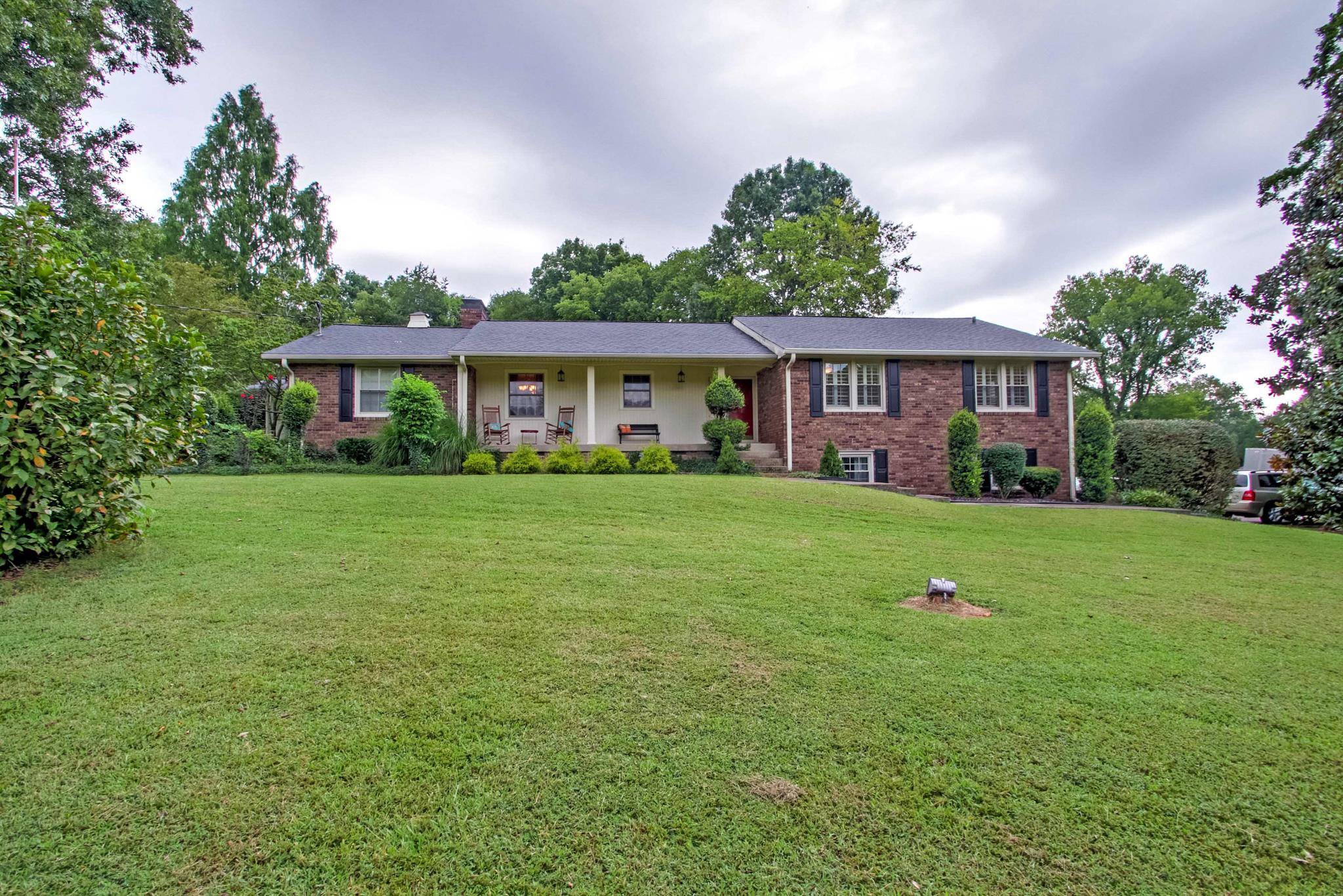 1160 Vanderbilt Road Mount Juliet, TN 37122 - Photo 1 of 28 a front view of house with yard and green space