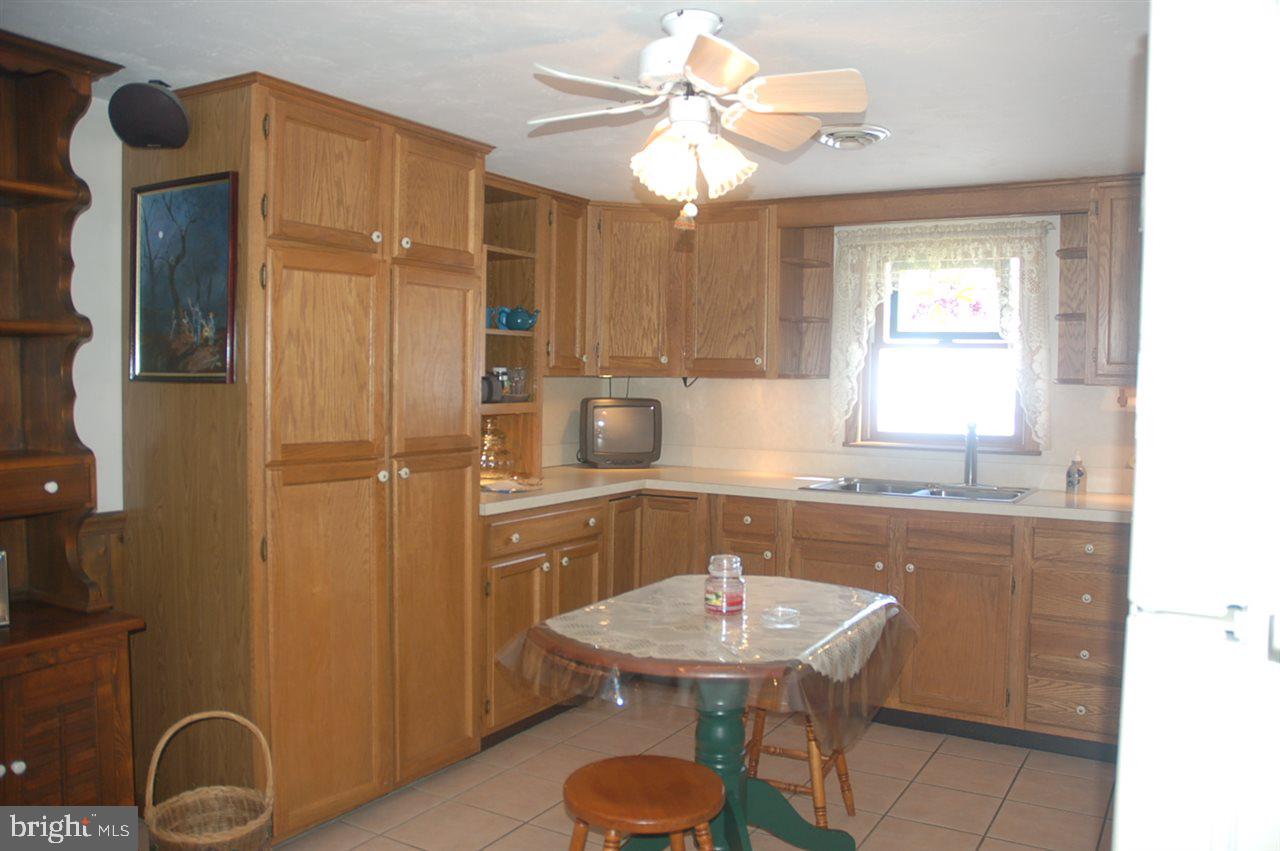 325 Woods Road Abbottstown, PA 17301 - Photo 9 of 35 Gallery Image 9