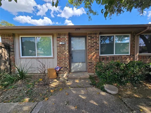 $218,900 | 2719 Stonehaven Court, Irving, TX 75038