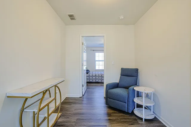 $390,000 | 299 Bennett Drive, Carol Stream, IL 60188