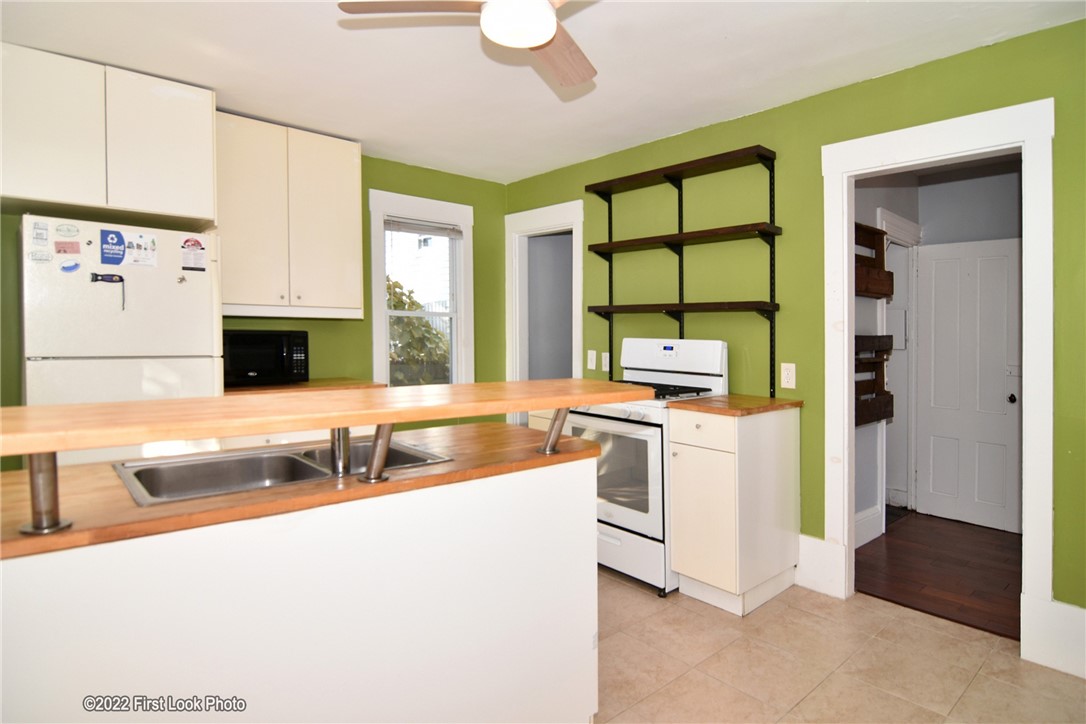 88 Ring Street Providence, RI 02909 - Photo 4 of 37